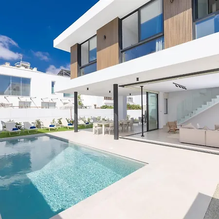 New 4 Bedroom With Pool, 100 Meters From The *
