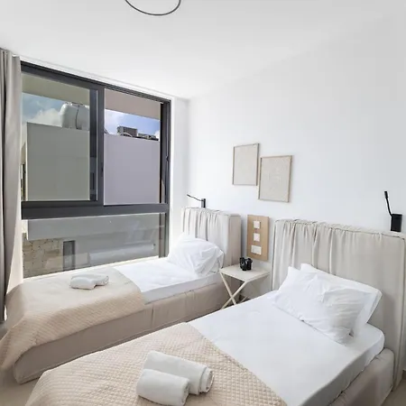 וילה New 4 Bedroom With Pool, 100 Meters From The *