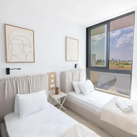 New 4 Bedroom With Pool, 100 Meters From The *